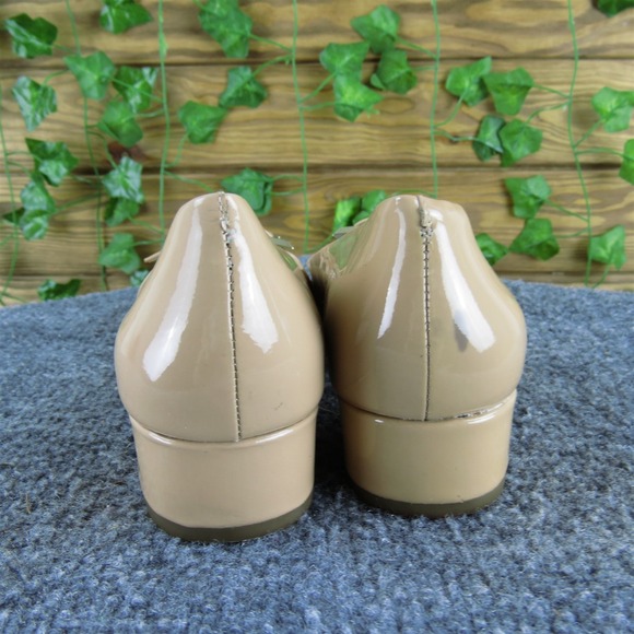 Louise et Cie Women's  Pump Beige Patent Leather Pump 6 Medium‎ Gently Used 2025 - Picture 4 of 7